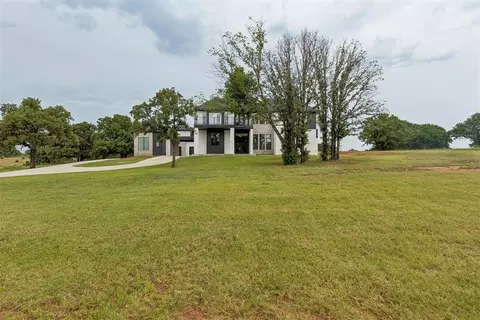 Exterior - 8809 E Covell Rd, Arcadia, OK 73007 photo 2 of 11