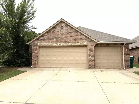 10900 SW 32nd Ter, Yukon, OK 73099