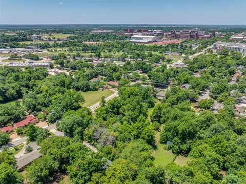 View/Area - 641 E Brooks St, Norman, OK 73071 photo 5 of 5