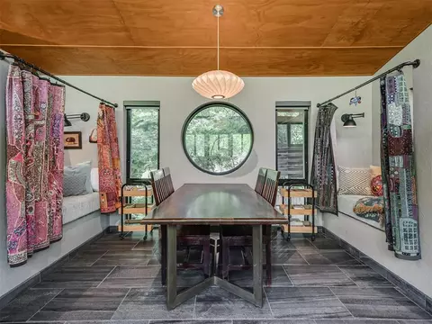 Dining - 641 E Brooks St, Norman, OK 73071 photo 2 of 2