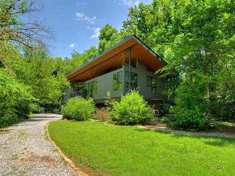 Exterior - 641 E Brooks St, Norman, OK 73071 photo 2 of 16