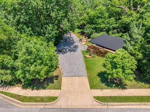 View/Area - 641 E Brooks St, Norman, OK 73071 photo 2 of 5