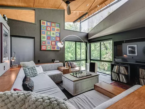 Living - 641 E Brooks St, Norman, OK 73071 photo 1 of 3