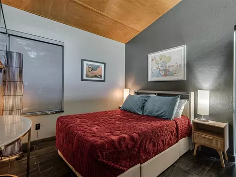 Bedroom - 641 E Brooks St, Norman, OK 73071 photo 5 of 7