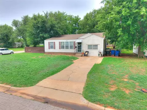1728 S 20th St, Chickasha, OK 73018