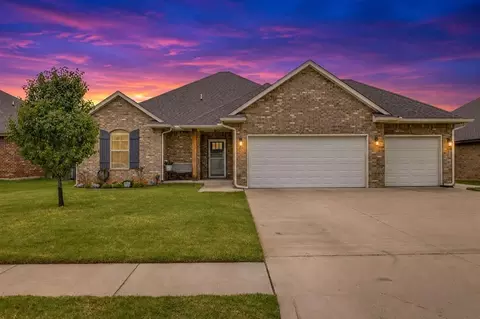 1801 W Zachary Way, Mustang, OK 73064