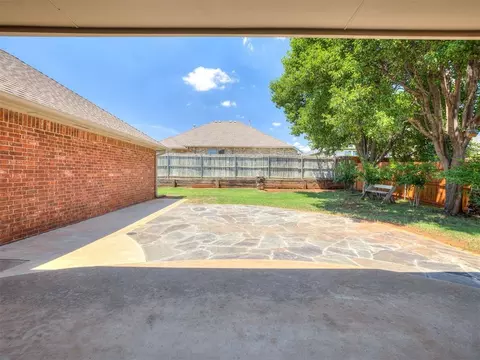 Exterior - 2117 Cedar Pointe Cir, Edmond, OK 73003 photo 5 of 10