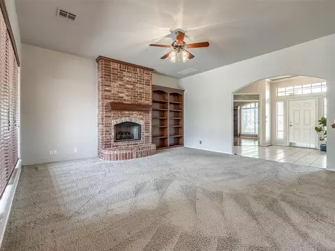 Living - 2117 Cedar Pointe Cir, Edmond, OK 73003 photo 9 of 11