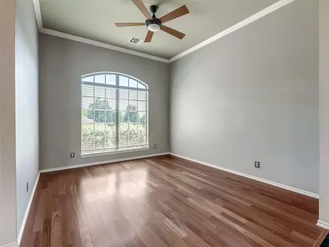 Living - 2117 Cedar Pointe Cir, Edmond, OK 73003 photo 1 of 11