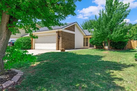 12513 Fox Run Dr, Oklahoma City, OK 73142