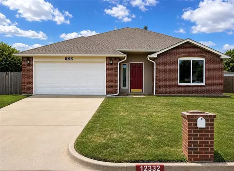 12332 SW 12th St, Yukon, OK 73099