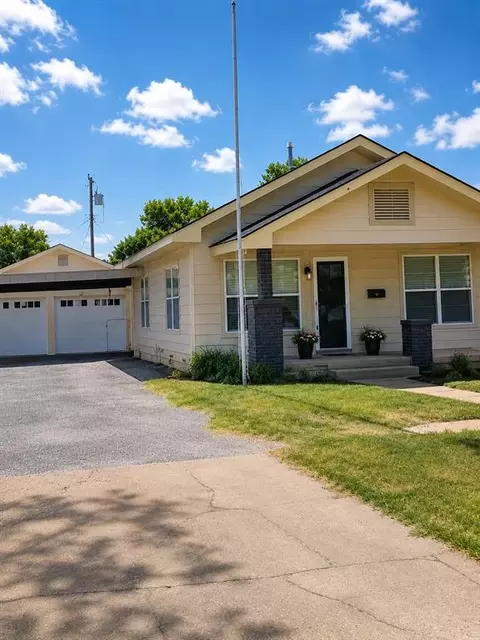 110 N Bailey, Hobart, OK 73651