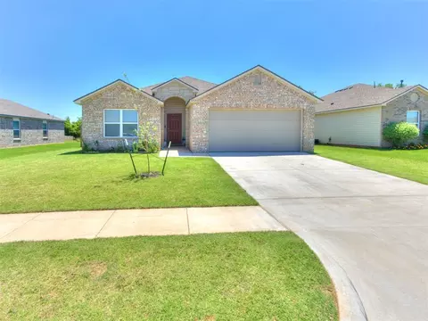 4204 Olivia St, Mustang, OK 73064