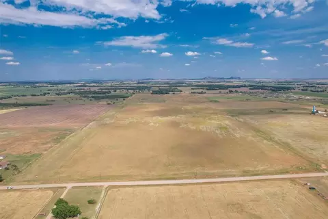 205 E County Rd, Altus, OK 73521 photo 2