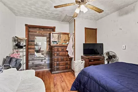 Bedroom - 990959 S 3293 Rd, Harrah, OK 73045 photo 3 of 5