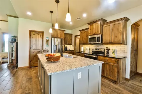 Kitchen - 2103 E Sooner Rd, Tuttle, OK 73089 photo 1 of 4