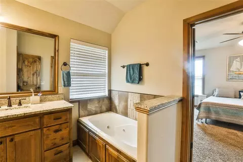 Bath - 2103 E Sooner Rd, Tuttle, OK 73089 photo 1 of 5