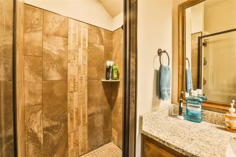 Bath - 2103 E Sooner Rd, Tuttle, OK 73089 photo 2 of 5