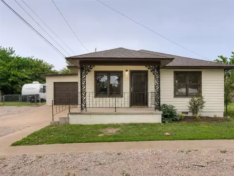 906 W Ridgewood St, Shawnee, OK 74801