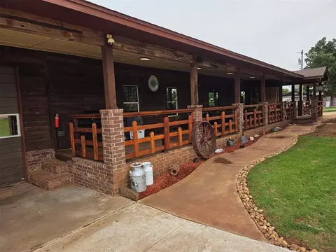 108 Woodland Dr, Edmond, OK 73025