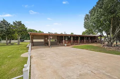 108 Woodland Dr, Edmond, OK 73025