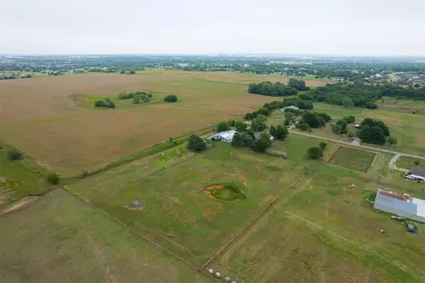 2301 S Manor Rd, Yukon, OK 73099