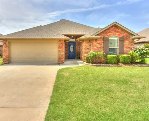 11112 SW 38th Cir, Mustang, OK 73064