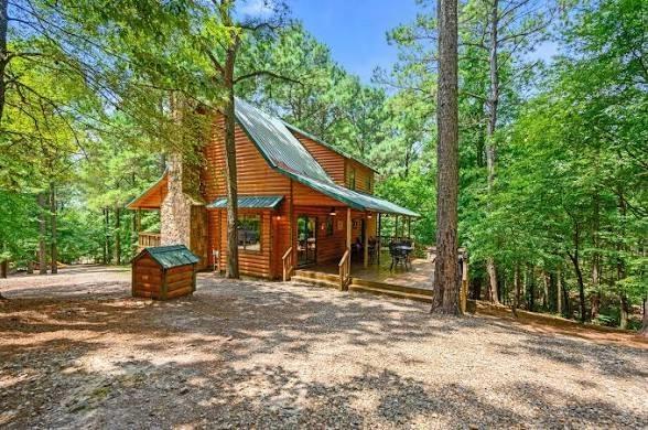 1075 Southern Hills Cir, Broken Bow, OK 74728