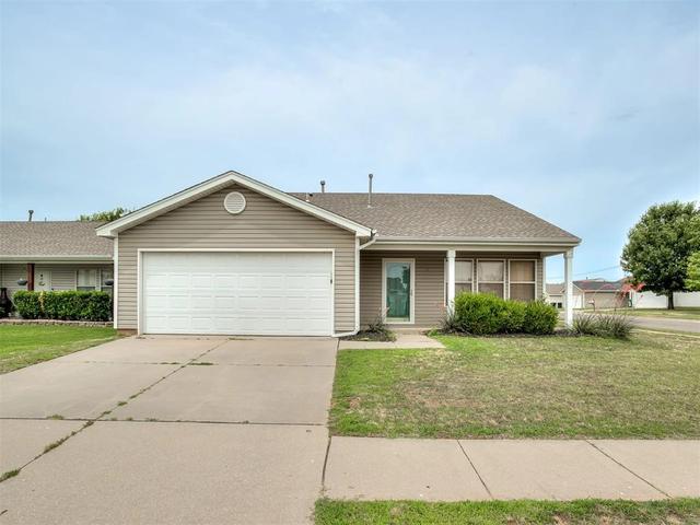 901 Hyacinth Hollow Dr, Yukon, OK 73099