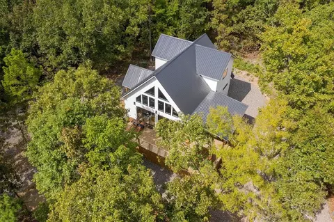 127 Bent Pinyon Trl, Broken Bow, OK 74728