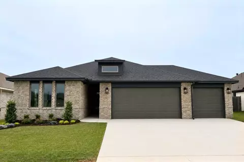 3305 Gunnison River Dr, Yukon, OK 73099