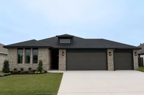 3305 Gunnison River Dr, Yukon, OK 73099