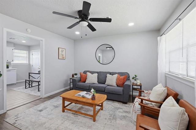 1718 NE Classen Blvd, Norman, OK 73071