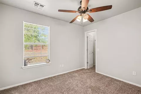 Bedroom - 524 E Grant Ave, Guthrie, OK 73044 photo 2 of 5