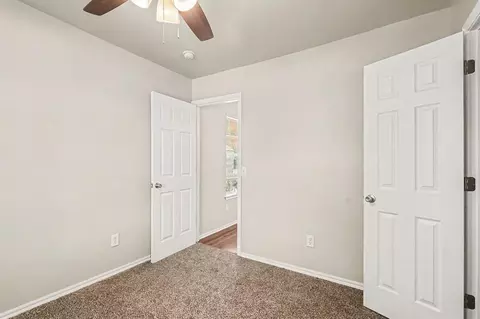 Bedroom - 524 E Grant Ave, Guthrie, OK 73044 photo 4 of 5