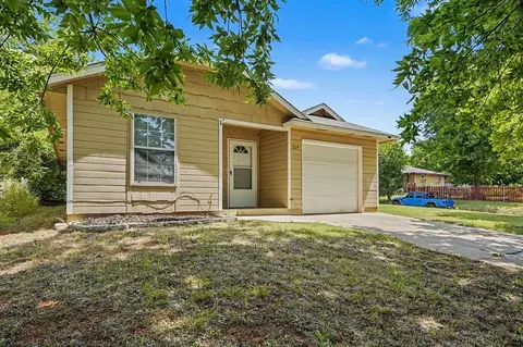 524 E Grant Ave, Guthrie, OK 73044