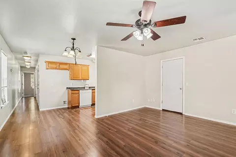 Living - 524 E Grant Ave, Guthrie, OK 73044 photo 3 of 3
