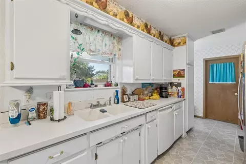 Kitchen - 7708 NW 30th St, Bethany, OK 73008 photo 3 of 3