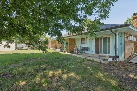 Exterior - 7708 NW 30th St, Bethany, OK 73008 photo 6 of 8