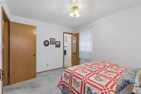 Bedroom - 7708 NW 30th St, Bethany, OK 73008 photo 3 of 7