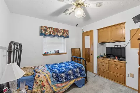 Bedroom - 7708 NW 30th St, Bethany, OK 73008 photo 6 of 7