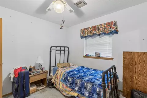 Bedroom - 7708 NW 30th St, Bethany, OK 73008 photo 7 of 7