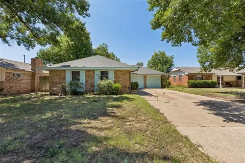 7708 NW 30th St, Bethany, OK 73008