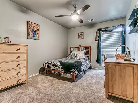 Bedroom - 6640 Mint Julep Ln, Guthrie, OK 73044 photo 8 of 9