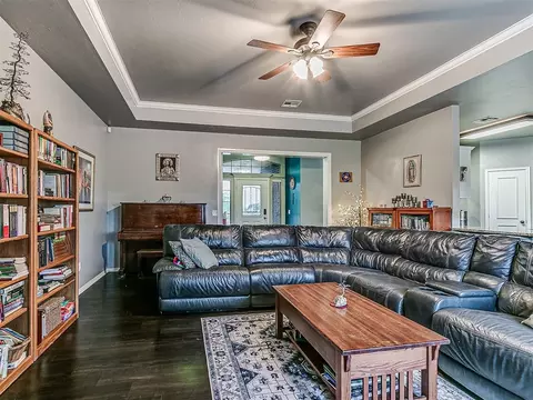 Living - 6640 Mint Julep Ln, Guthrie, OK 73044 photo 2 of 2