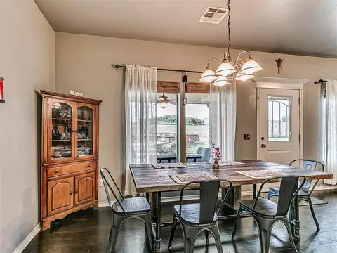Dining - 6640 Mint Julep Ln, Guthrie, OK 73044 photo 2 of 2