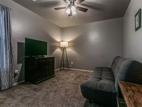 Bedroom - 6640 Mint Julep Ln, Guthrie, OK 73044 photo 6 of 9