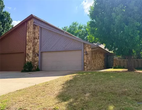 7311 Kings Manor Ct, Oklahoma City, OK 73132