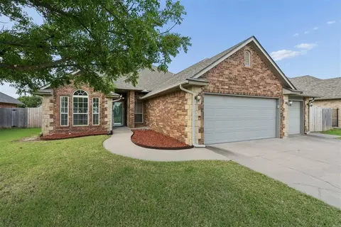 2216 SW 33rd St, Moore, OK 73170 photo 4