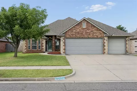 2216 SW 33rd St, Moore, OK 73170 photo 1